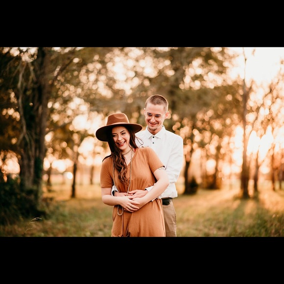 Meet your Posher, Tiffany - Picture 1 of 2